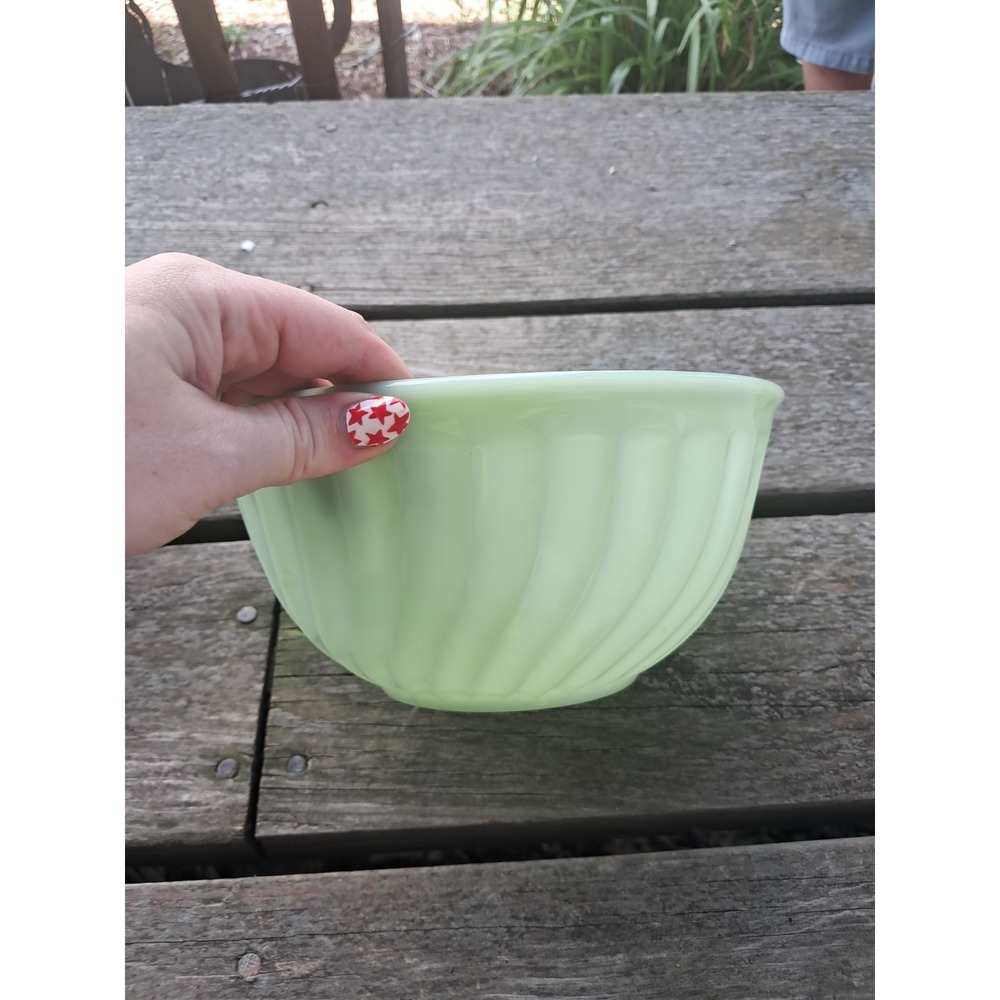 Vintage Fire King JADEITE Green Swirl 8" Mixing Bowl - MINTY